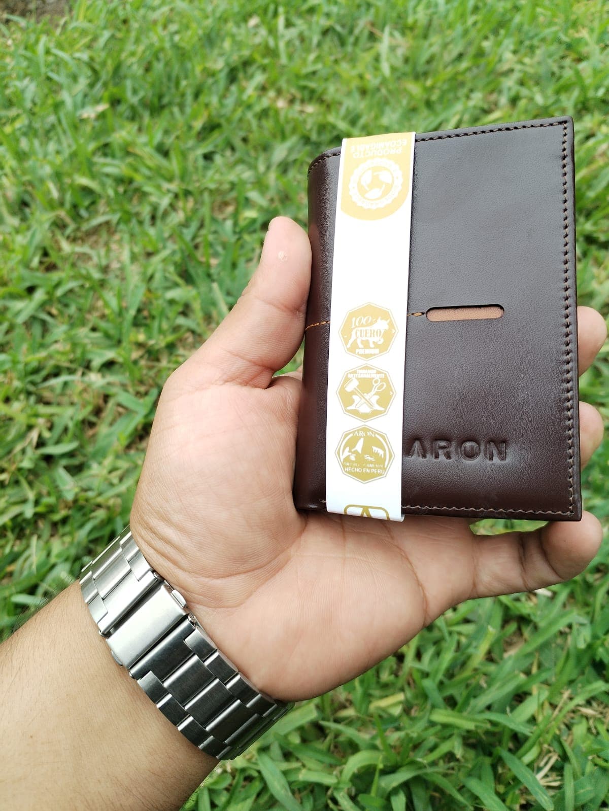 Billetera Aron marrón de cuero premium